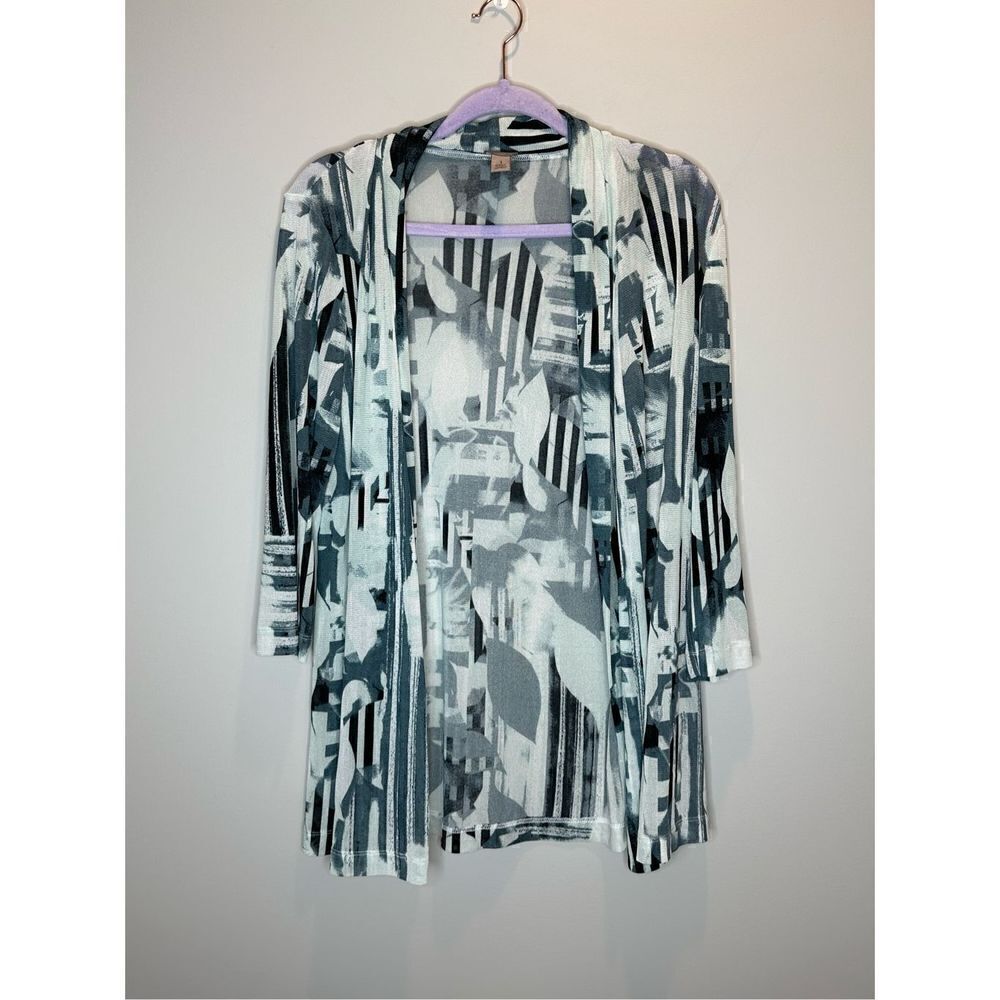 Chico’s Easywhere Blue Lightweight printed open front cardigan size 0 (small)